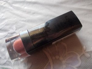 nYX black label lipstick diva (1)