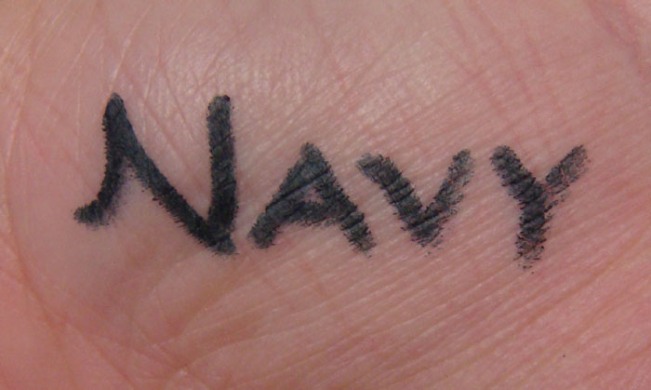 navy_blue_eye_pencil_2