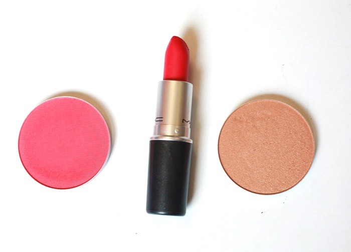 What blush to use with red lipstick 