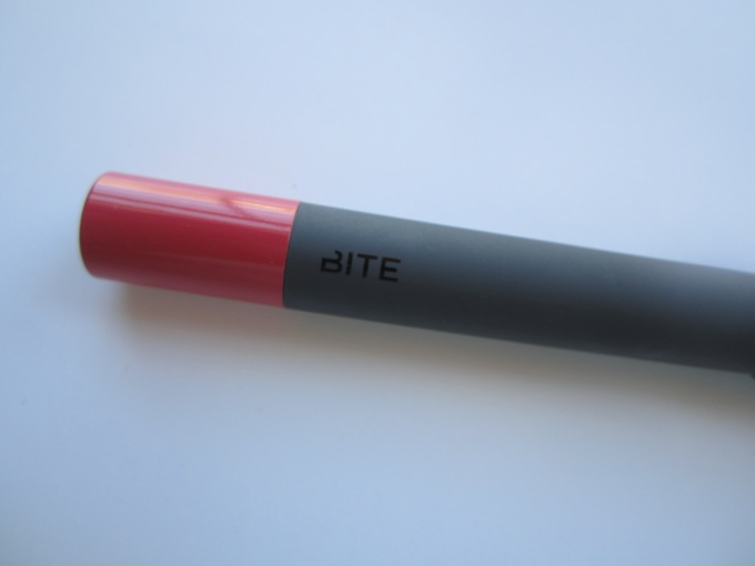 Bite High Pigment Pencil in Chablis