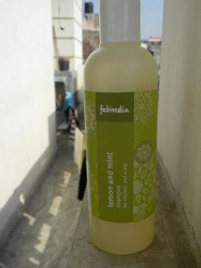 FabIndia_Lemon_Mint_Shampoo_for_Oily_Hair_and_Scalp__2_