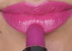 Kryolan-Professional-LC-213-Lipstick-08-Application
