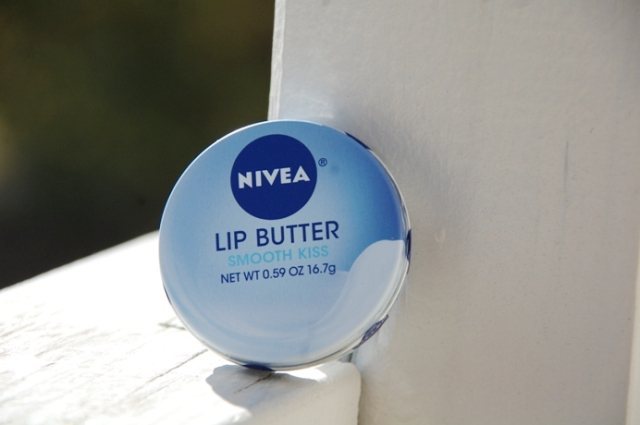 Nivea_Lip_Butter_in_Smooth_Kiss_Review