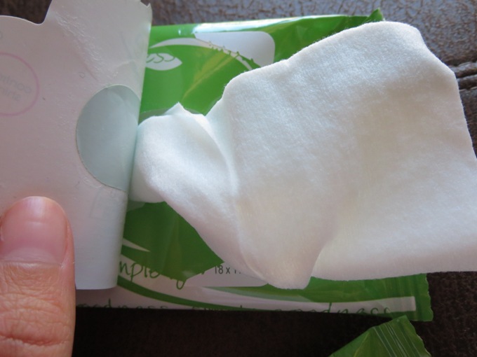 Simple oil balancing cleansing wipes