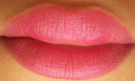 faces_lip_liner_pencil_gogo_pink_swatches__1_