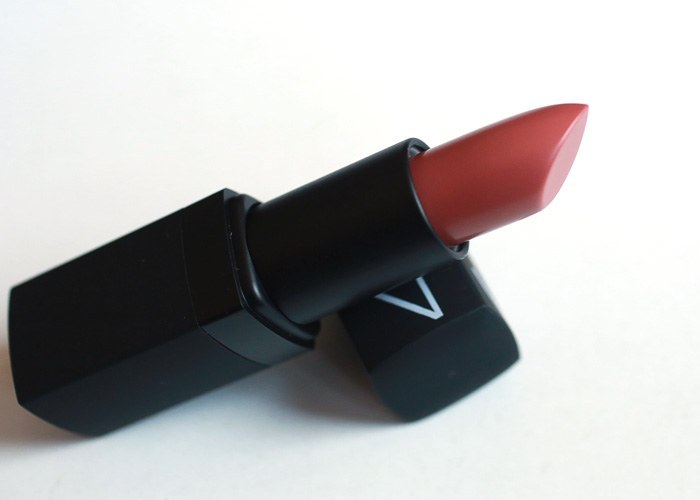 NARS Dolce Vita Lipstick review, swatch, look