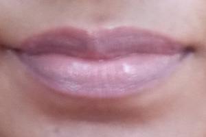 Lakme 9 to 5 Crease-less Lip Balm inRose Affair