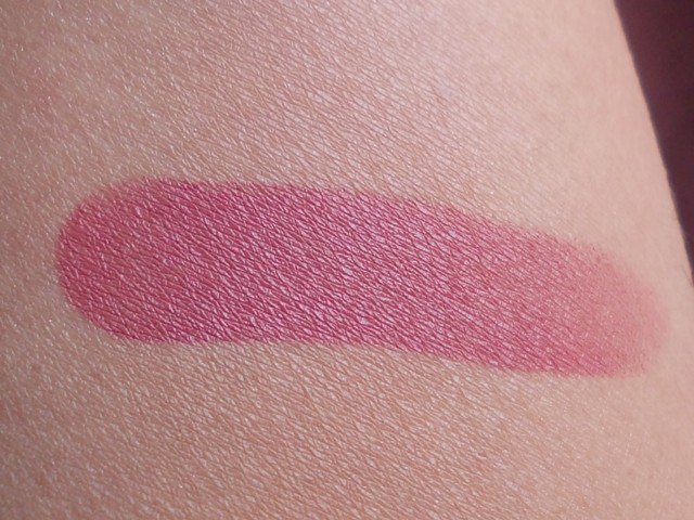 Lakme_Absolute_Cr_me_Lipstick_Eternal_Wine__swatches__1_