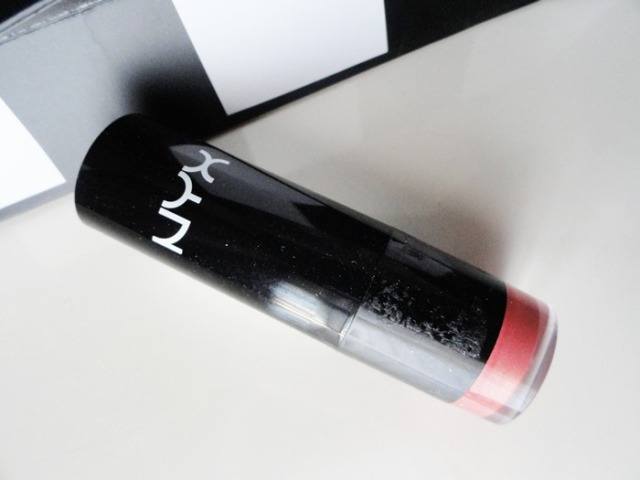 NYX_Extra_Creamy_Round_Lipstick_-_Indian_Pink__2_