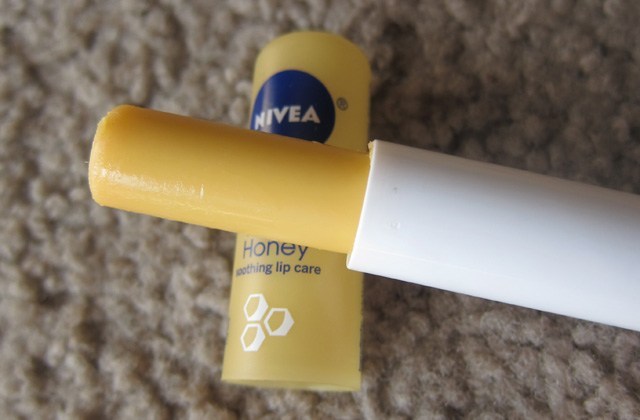 Nivea A Kiss of Milk and Honey Soothing LipCare