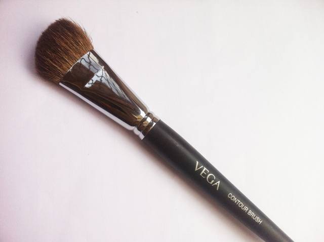 Vega Professional Contour Brush