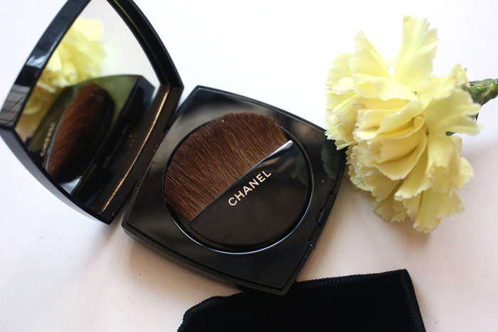 Chanel Les Beiges Healthy Glow Sheer Powder SPF 15 Review