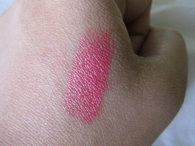 Colorbar_Matte_Touch_Lipstick_in_Pinking___11_