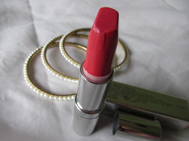 Colorbar_Matte_Touch_Lipstick_in_Pinking___6_