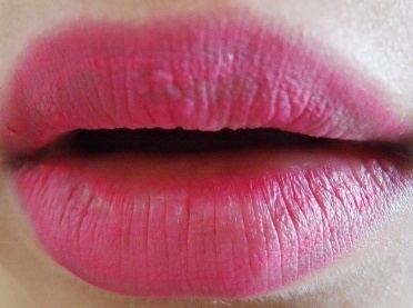 Coloressence_Lip_Liner_in_Nude_Pink_and_Fuschia_Pink___7_