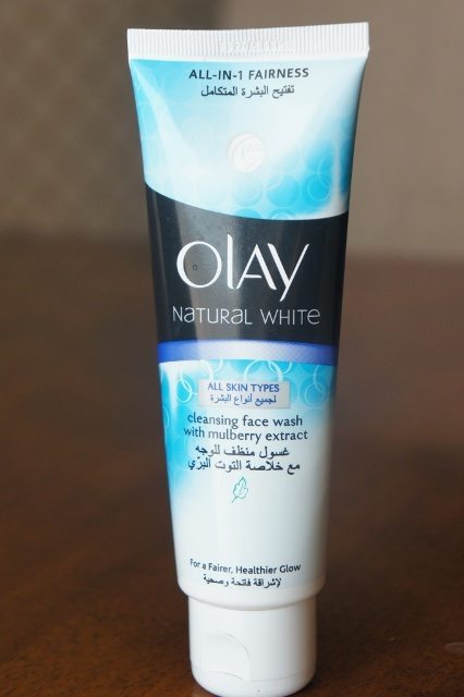 Olay_Natural_White_Cleansing_Face_Wash_with_Mulberry_Extracts__1_