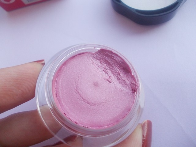Shiseido_shimmering_cream_eye_color_PK_302_magnolia__2_