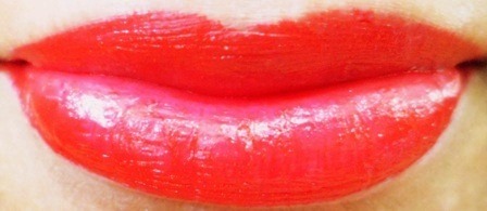 The_Body_Shop_Color_Crush_Lipstick_-_Enraptured_Red__12_