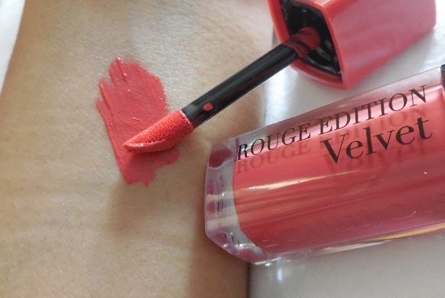 Bourjois_Rouge_Edition_Velvet_Lipstick_-_Peach_Club__5_