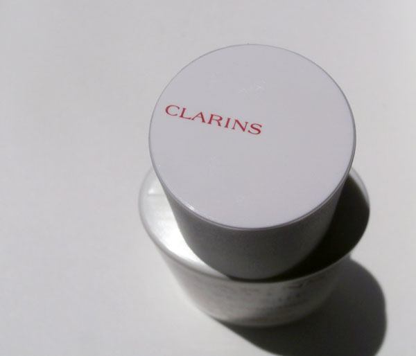 Clarins_UV_Plus_HP_SPF_40_Day_Screen_Review__4_