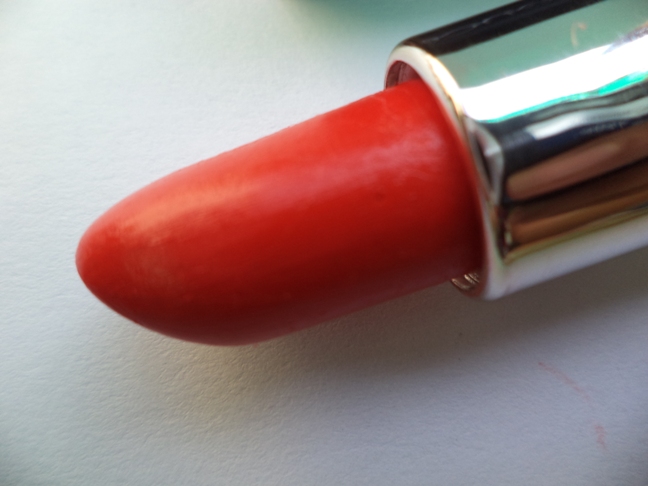 Coloressence Mesmerising Lip Color Bomb Shell