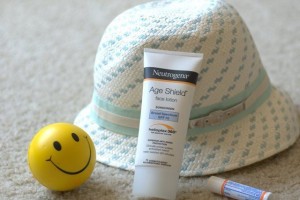 Nuetrogena_Age_Shield_Sunscreen_Face_Lotion_SPF70_Review__1_