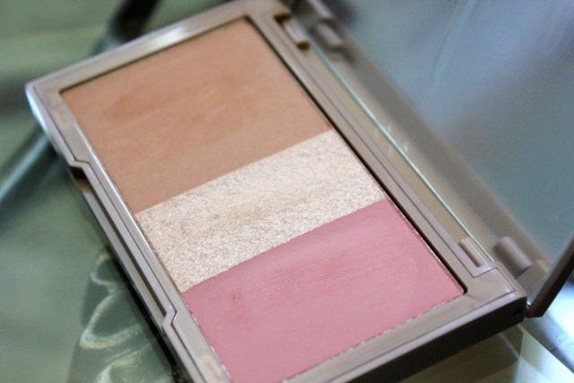 Urban_Decay_Naked_Flushed_Palette_in_Strip__3_