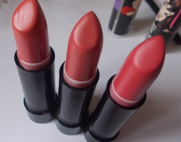 coral_pink_lipstick