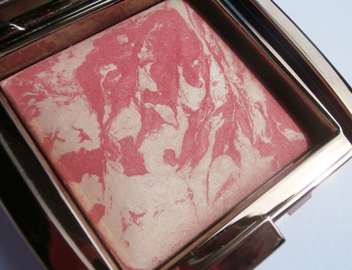 Hourglass Ambient light diffused heat