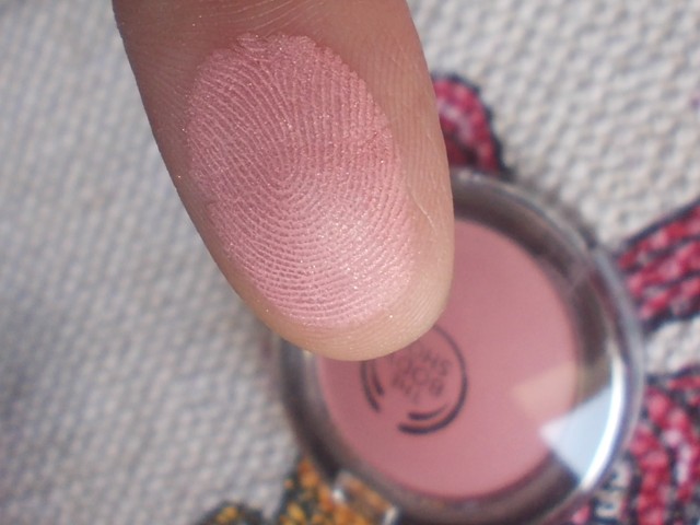 the body shop ginger blush swatch (2)