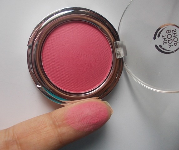 the_body_shop_all_in_one_cheek_color_guava16