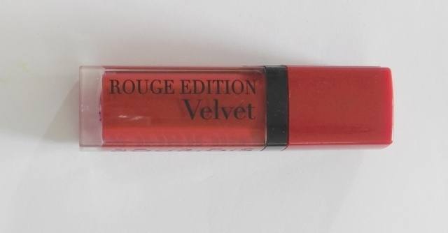 Bourjois_Rouge_Edition_Velvet_Lipstick__01_Personne_ne_Rouge__1_