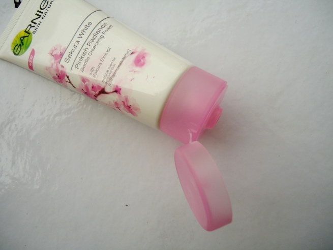 Garnier Sakura White Pinkish Radiance Gentle Cleansing Foam