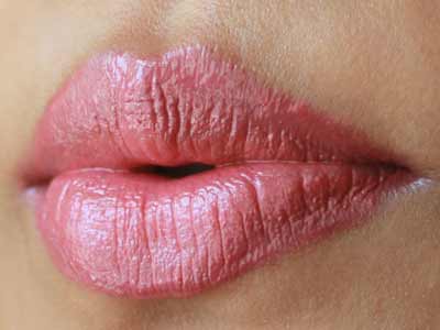 Lakme Absolute Gloss Addict in BerryRose