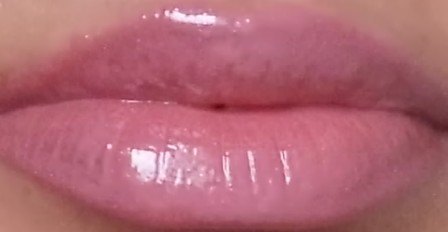 _Shiseido_Luminizing_Lip_Gloss_in_PK303_Bellini_swatches__3_