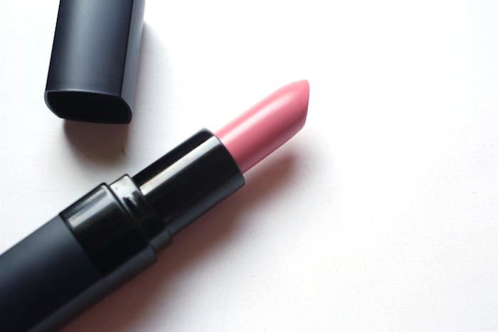 Bobbi Brown lipstick in bikini pink revivew