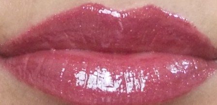 lotus_herbals_ecostay_lip_gloss_sparkling_rum_swatches___2_