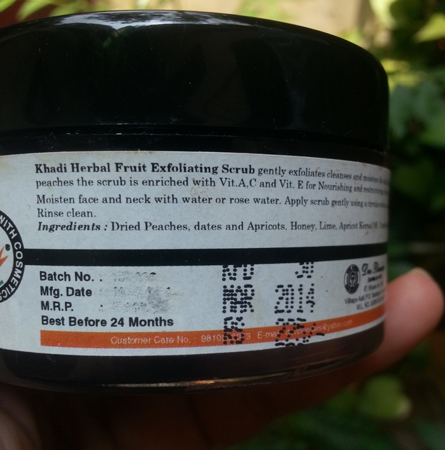 Khadi Herbal Fruit Exfoliating Scrub