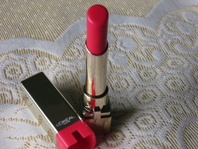 L_Oreal_Color_Caresse_by_Color_Riche_Lipstick-_Blushing_Sequin__7_