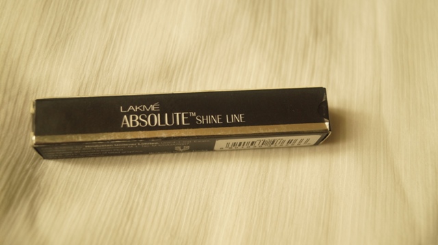 Lakme Absolute Shine Line Silver Eyeliner (5)