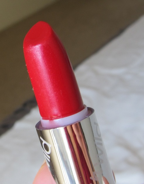 15 Red Lipsticks That Will Make You Look Like a Hollywood Star