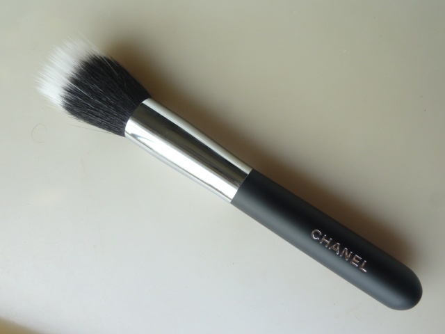 Chanel__7_Blending_Foundation_Brush__9_