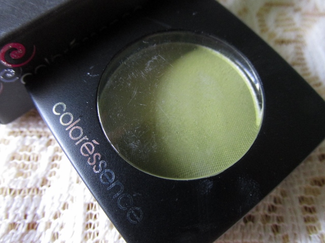 Coloressence Pearl Finish Eye Shade in Moss Green