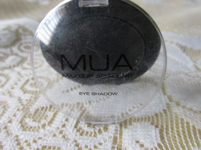 MUA Pearl Eyeshadow