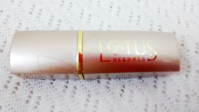 lotus_herbals_pure_colors_lipstick_tangerine__5_