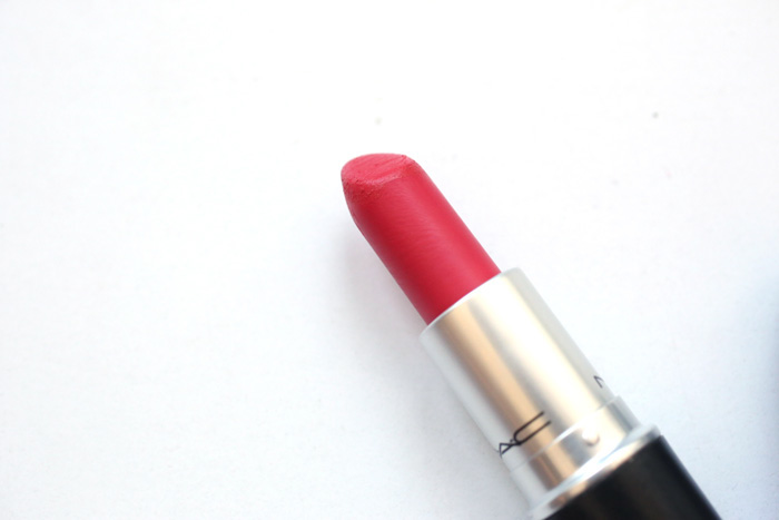 mac lipstick relentlessly red review. swatch