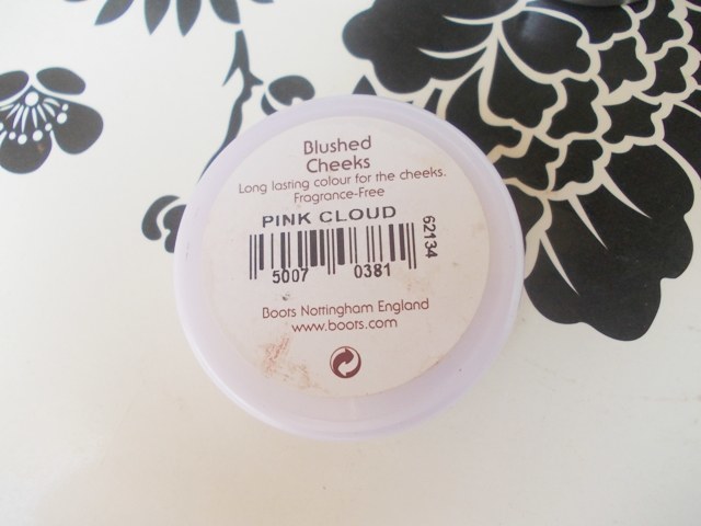 Boots Natural Collection Blushed Cheeks - Pink Cloud (4)