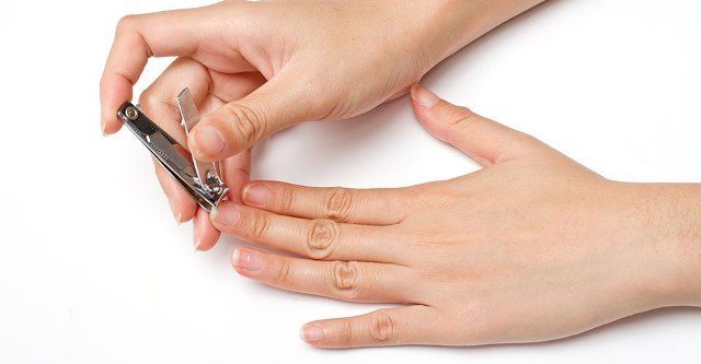 Quick_Tips_to_Stop_Your_Nails_from_Breaking__1_
