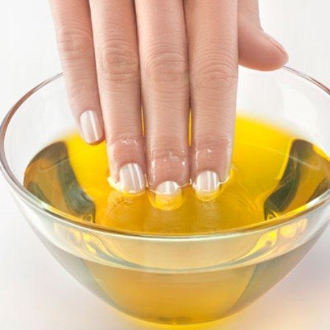 Quick_Tips_to_Stop_Your_Nails_from_Breaking__2_