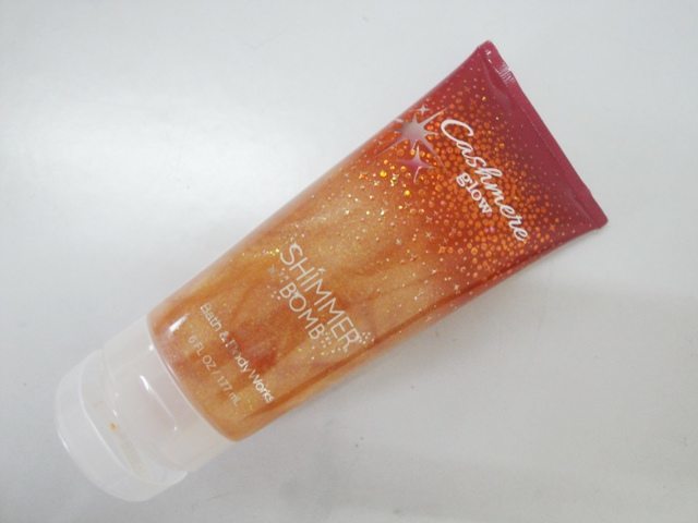 _Bath_and_Body_Works_Cashmere_Glow_Shimmer_Bomb___1_